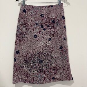 Casual Corner 100% Silk Skirt Floral Print Lined Purple Size 4 Lined Side Slits